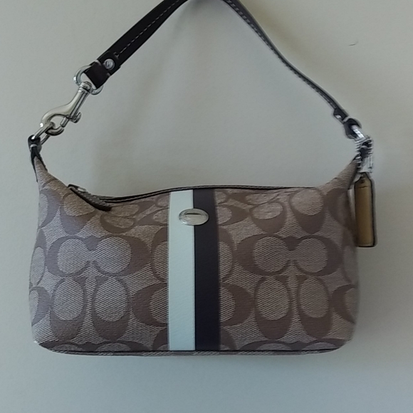 Coach Handbags - Great Coach small bag or wristlet